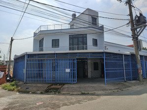 cho thuê nhà góc 1 lầu 1 sân thượng, 2 mặt tiền rộng rãi