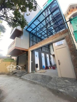 7 tầng mới tinh - thang máy - gara ô tô 7c - khu xuân la vài bước chân ra phố - đi bộ 5p ra hồ tâ