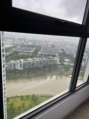 cho thuê căn 2 ngủ toà lake1 ban công rộng giá 8tr full đồ lh 