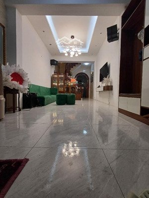 hà cầu hà đông 6 tỷ nhà 4 ngủ đẹp thương cần nhượng gần chợ hà đông ngõ thoáng