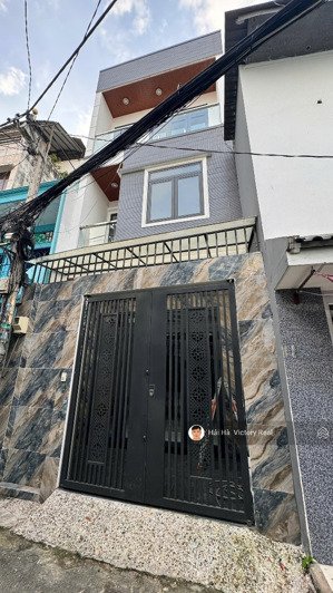 bán nhà đẹp 3 tầng ở đường trường chinh, p12, tân bình. gần trung tâm triển lãm tb dt: 4.35 x 15.9m