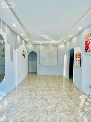 Cho thuê nhà mặt tiền phạm ngũ lão gần công viên hùng vương giá 13 triệu