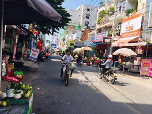 - mặt tiền kinh doanh gần chợ tân hương phường tân quý dt 4mx18m 1 lầu giá 8,9 tỷ