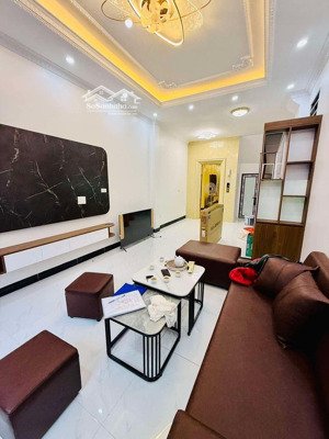 vip phùng chí kiên, nhà mới 2 thoáng, ngõ rộng, dt 33m2*5t, đẹp đón tết, ở sướng, sđcc, dưới 7.8 tỷ