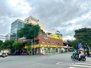 góc ngã tư mặt tiền đường hai bà trưng - nguyễn thị minh khai, quận 3