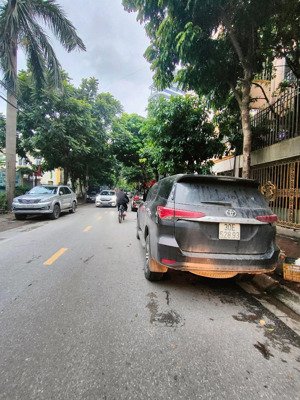 toà nhà đa năng 100m2 x 8t, gần ngoại giao đoàn, cv hòa bình, vỉa hè rộng, kinh doanh