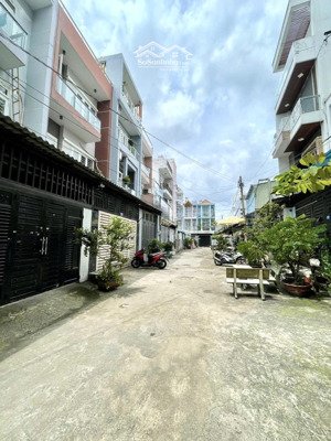 gần cityland phan văn trị - hẻm 8m - 89m2 - 3 tầng - 4pn - chỉ 7 tỷ 99 tl