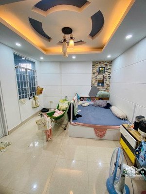 hxh thông-nhà đẹp ở ngay-80m2-ngang hơn 5m-nở hậu-5tầng-5pn-phạm văn chiêu p9 gv-chỉ 9tỷ5 tl