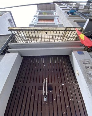 nhà trung kính dân xây chắc chắn - 60m2 nhỉnh 12 tỷ - trước nhà thoáng sáng - nở hậu 50cm