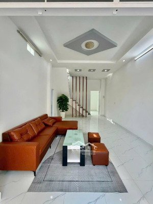 cần bán gấp nhà(shr) 1 xẹc tl37, 3pn, đường 5m