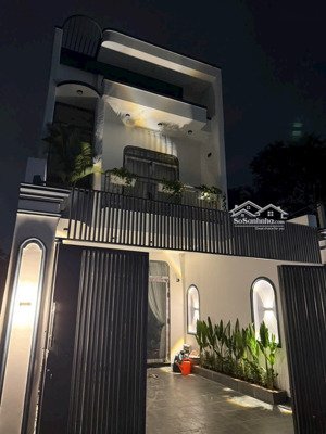 chủ giảm 200 triệu bán gấp nhà 1t/1l mới hoàn thiện 95m2 đường huỳnh văn luỹ