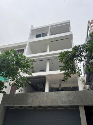 cần bán nhà riêng ngõ duy tân, hướng đn thoáng mát