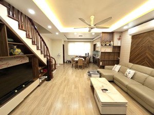 cô em cần bán nhà văn phú hà đông