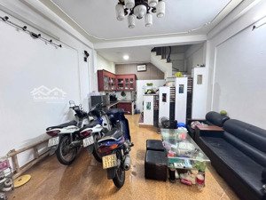 chính chủ cho thuê nhà 4 tầng fuul nội thất 4 phòng ngủ khu bùi xương trạch chỉ 10 t/1 tháng