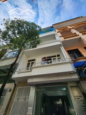 cho thuê nhà phân lô nguyễn thị định : dt 58m² * 4 tầng, chia phòng, tổng 7 phòng. giá thuê 20tr