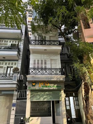 cho thuê cửa hàng mp đình ngang: 40m2, mt: 4m, đoạn đẹp, có vỉa hè. giá: 17tr/tháng