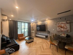 chính chủ bán ch 150m2, 3n2vs, full nội thất, view hồ - giá 11,5 tỷ tại vinaconex 1 - lh 