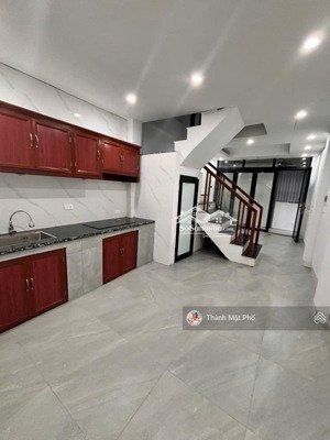 bán nhà ngọc thuỵ, long biên 40m2 4t 4.4 tỷ. nhà đẹp, 4 ngủ, oto đỗ gần.