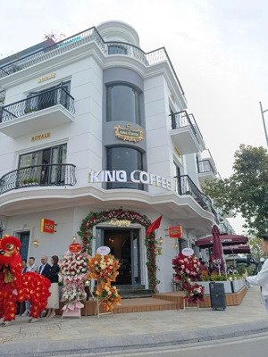 siêu phẩm mặt phố nguyễn hồng, đống đa 100m2 x 4 tầng - lô góc - thuê thẳng