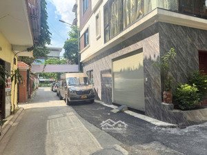 bán nhà nguyễn văn cừ ô tô tránh 7 tầng thang máy 42m vài bước ra phố lớn, hơn 17 tỷ