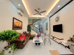 bán nr tại thịnh yên, 6,1 tỷ, 28m2, 3pn, 5 tầng cực chất