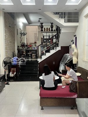 bán nhà trần thị trọng, ngang hiếm 5*13, 5 tầng btct, xe hơi ngủ nhà, sổ vuông chính chủ, giá 7 tỷ