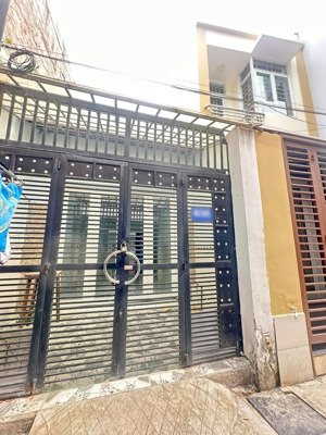 chính chủ bán nhà hẻm thoáng phú thuận 52m2. quận 7