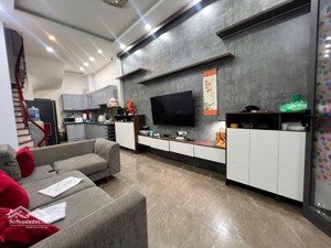 bán nhà phú thượn , 6,8 tỷ, 31m2, còn đúng căn duy nhất