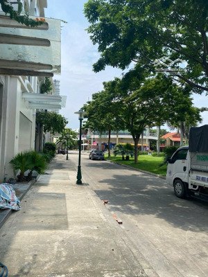 em cần bán gấp căn shophouse chợ đêm marina p. hùng thắng, tp hạ long, quảng ninh
cơ hội sở hữ