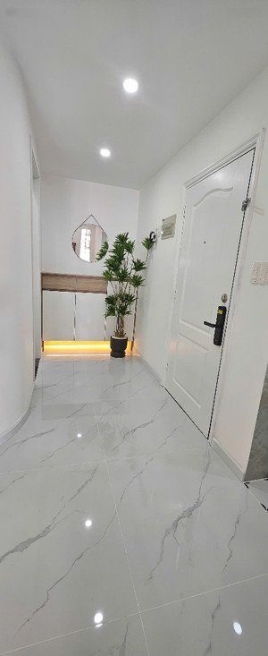 cần bán căn hộ hưng vượng 2, phú mỹ hưng, dt 60m2 nhà mới 100%