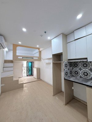 ccmn mới tinh ngay gần ga cát linh - đống đa, full đồ, ban công, máy giặt riêng, 2 phút tới ga tàu