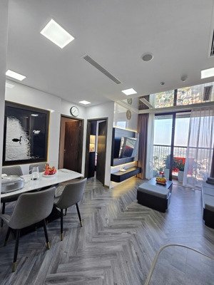 chính chủ bán căn hộ cao cấp landmark1 swanlake residence ecopark, dt 59m2, 2 pn2vs