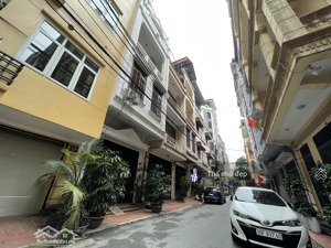 bán nhà ngõ 68 quan nhân 50m2 phân lô ôtô tránh vỉa hè, dân xây, mt 4.5m,5t để ở hoặc kd vp/cty gấp