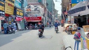9.68 tỷ nhà thang máy đang hoàn thiện văn chương cách ô tô vài bước, sân rộng trước nhà.