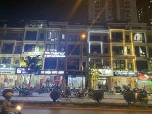 cho thuê cả nhà 5 tầng mặt phố vũ lăng iec tứ hiệp