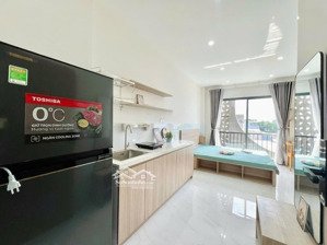 cho thuê phòng bancol rộng 30m2 full nội thất ngay ngã tư gò mây