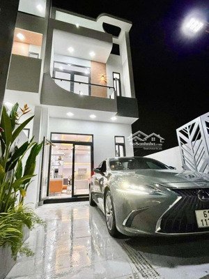 bán nhà trệt lầu phú mỹ full nội thất, có 3 phòng ngủ sân ô tô gần phạm ngọc thạch giá chỉ 3 tỷ 450