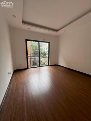 ## ** Bán Nhà Xuân Đỗ, Long Biên 5T, 33m2 giá 6,25 tỷ Đẹp Không Tì Vết – Ngõ Thoáng **