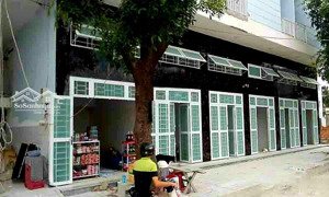 sở hữu dãy trọ 12 phòng ở ngay gần chợ bình chánh