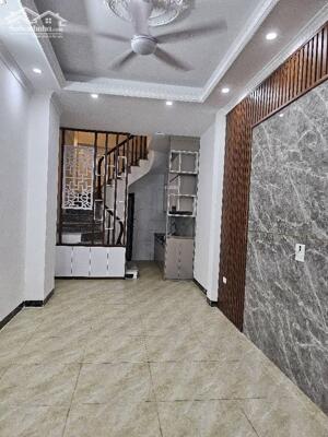 Bán Nhà Đẹp Lô Góc phố PHÚC LỢI khu vực Trung Tâm ô tô đỗ cổng. 30m x 5 tầng, nhỉnh 5 tỷ.