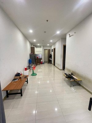 cần bán căn hộ chung cư bcons bee - làng đh hcm, diện tích 53m2 loại 2pn 2wc đang cho thuê 5tr/thag