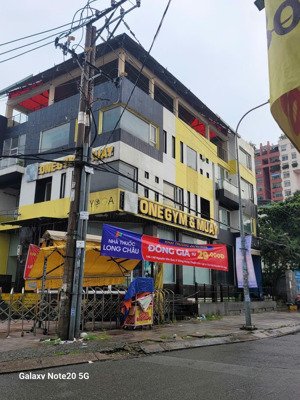 cho thuê nhà 2 mặt tiền nguyễn văn quá, quận 12 dt 10x30m, vỉa hè 6m, kinh doanh sầm uất