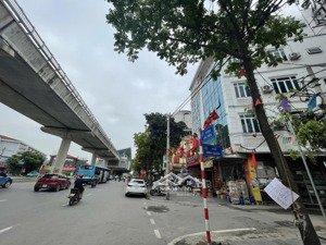 siêu phẩm ccmn cầu diễn - lô góc 7 tầng - 24 phòng khép kín có gác xép - dòng tiền ~1,2 tỉ/năm