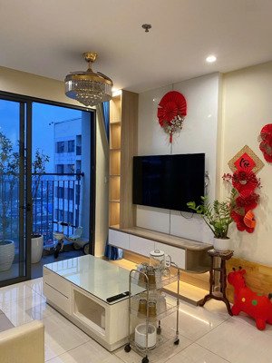 chính chủ gửi bán 2n1wc full đồ giá chỉ 3,7xx tỷ, dt 55m2 . hỗ trợ vay ngân hàng