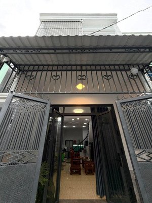 cần bán nhà công nhận đủ 51m phạm văn bạch giá tốt chỉ 5,5ty (4x13m) - 2pn 2wc hoàn công đủ