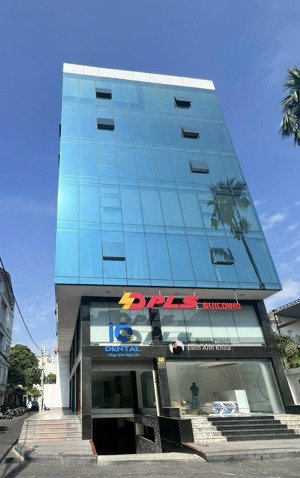 khan hiếm,chủ cần bán toà nhà mặt tiền đường nguyễn huy tưởng p6 bình thạnh,dt:12x20m2 giá 100 tỷ.