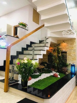 bán nhà 2 tầng- lô góc 60m2- tân sơn nhì- tân phú- ngang gần 5m- hẻm nhựa 7m thông- chỉ 8 tỷ xíu