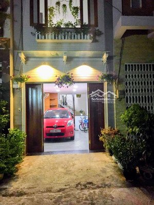 bán nhà phố hẻm thông xe hơi rộng 8m quận phú nhuận