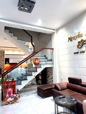 siêu phẩm 4 tầng đ. số 5 có gara ô tô- hẻm 8m thông kinh doanh đỉnh - 83m2 -4.4x19. chỉ hơn 7 tỷ