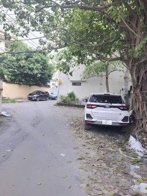 đường xe hơi - dt: 4x13 (52m2) - nhà đúc 2tầng,3pn, ngay tân sơn nhì - chỉ 5ty xíu + vị trí: khú